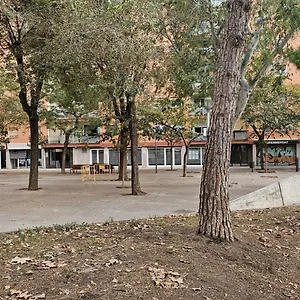  Appartement 8 Min Walk To The & 10 Min Walk To Convention Centre !